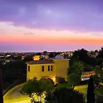 Thalia's In Chorio Tala