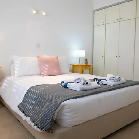 Apartment Thalia's In Chorio *