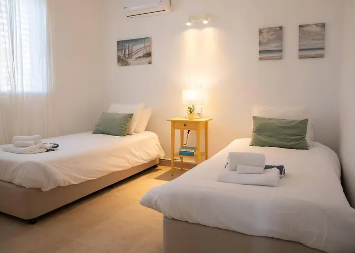 Thalia's In Chorio * Tala